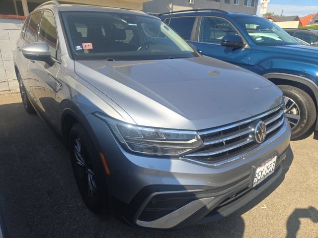 Used 2022 Volkswagen Tiguan SE FWD image 3
