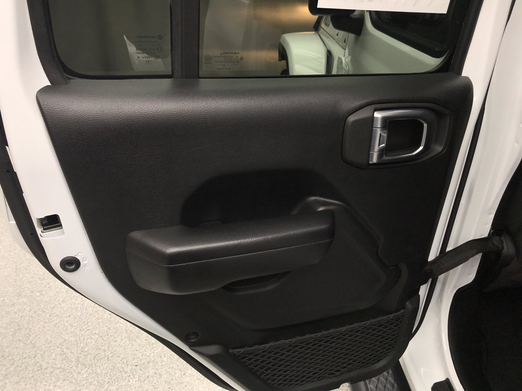 Used 2021 Jeep Gladiator Willys image 18