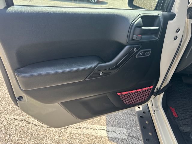 Used 2017 Jeep Wrangler Unlimited Rubicon image 10
