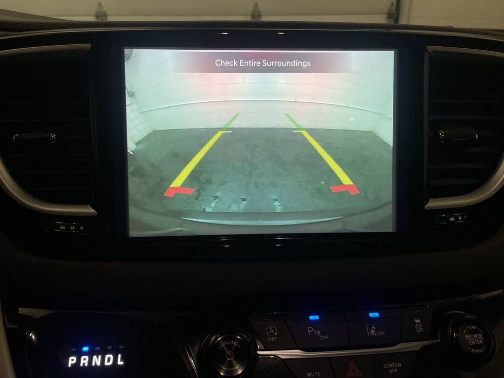 Used 2023 Chrysler Pacifica Touring-L FWD image 8