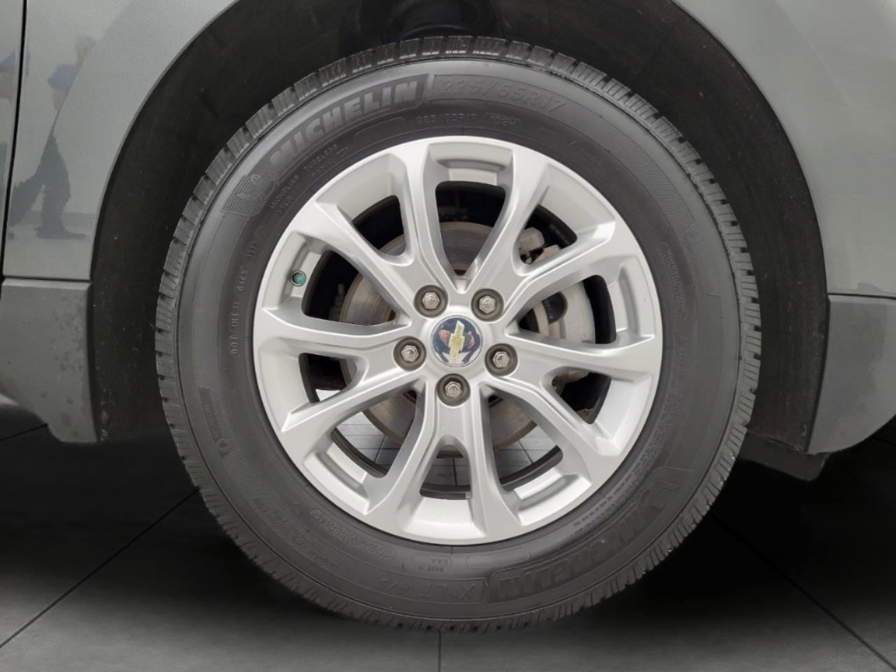 Used 2021 Chevrolet Equinox LT FWD image 4