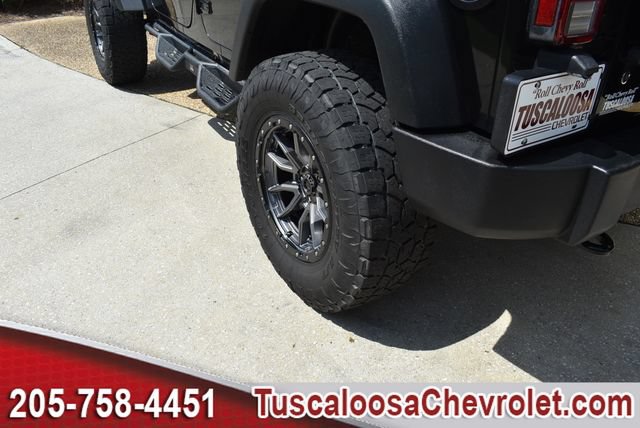 Used 2018 Jeep Wrangler Unlimited Rubicon w/ Connectivity Group AWD/4WD image 12