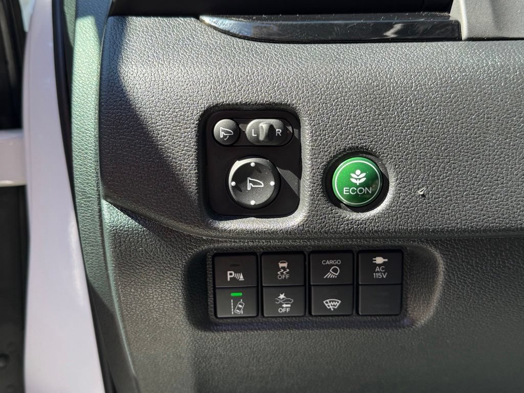 Used 2025 Honda Ridgeline Black Edition image 14