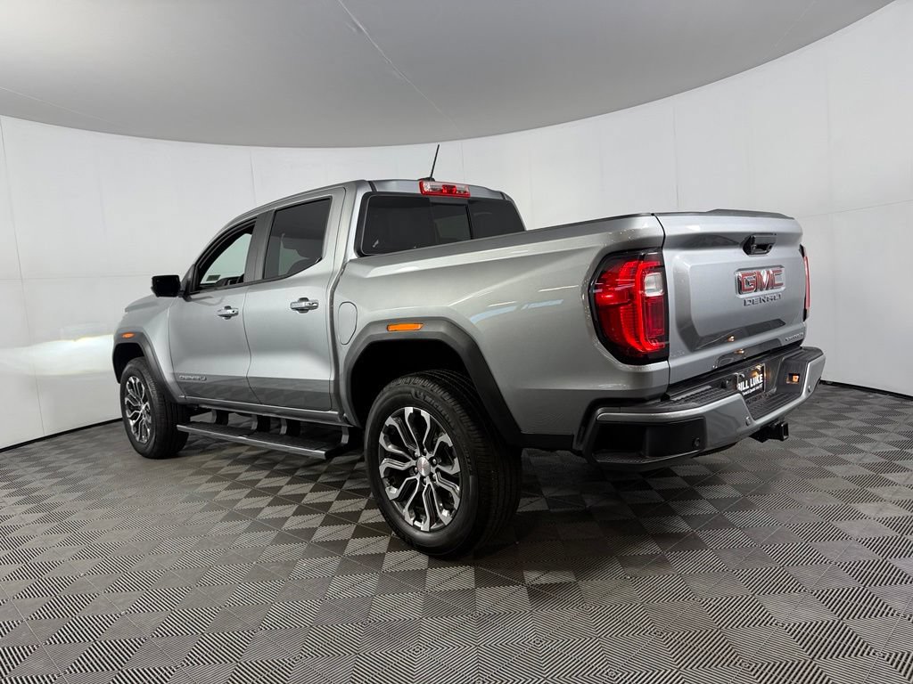 Used 2024 GMC Canyon Denali AWD/4WD image 9