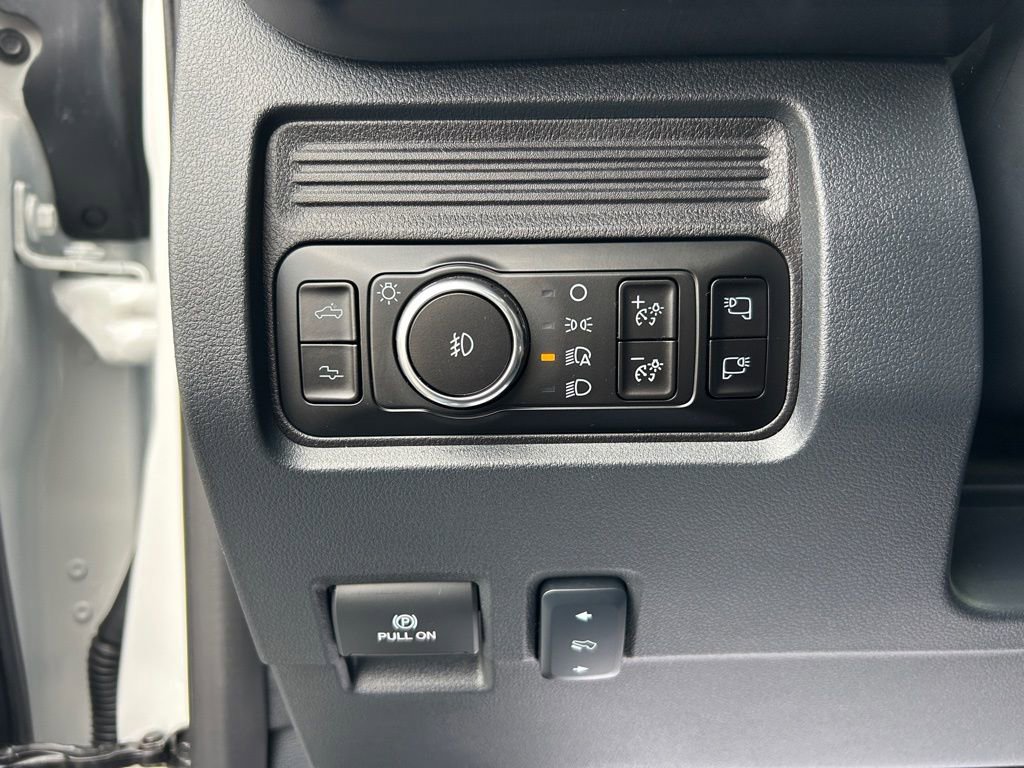 Used 2025 Ford F350 Platinum w/ Tremor Off-Road Package image 7