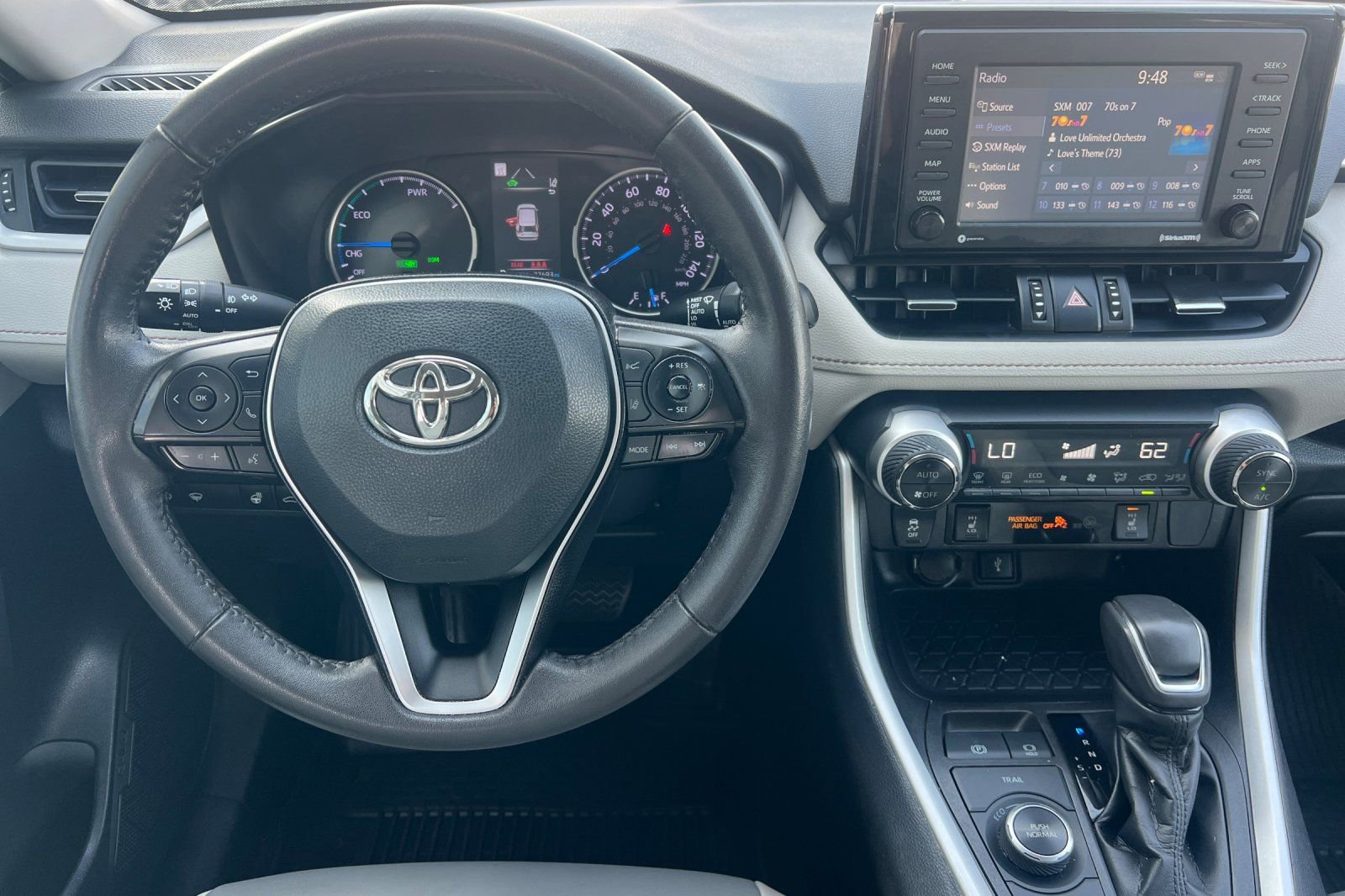 Used 2022 Toyota RAV4 XLE Premium image 14