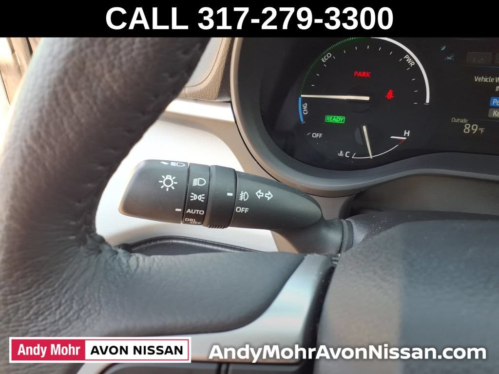 Used 2025 Toyota Sienna XLE FWD image 28