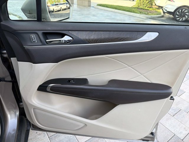 Certified 2019 Lincoln MKC Reserve w/ MKC Technology Package FWD image 18