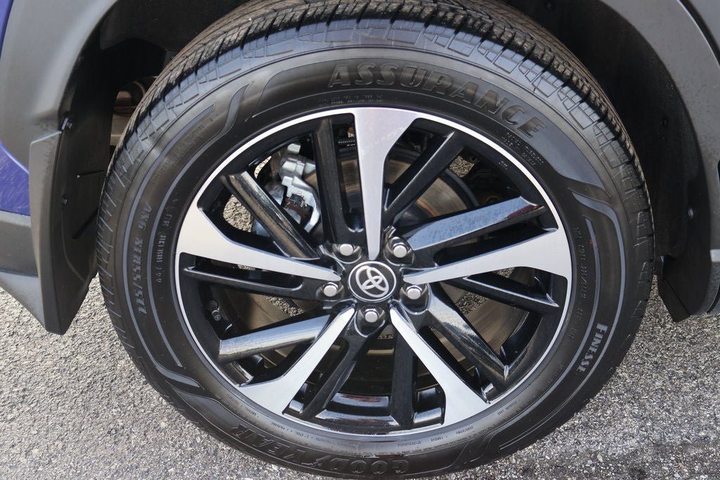 Used 2023 Toyota Corolla Cross AWD Hybrid image 7