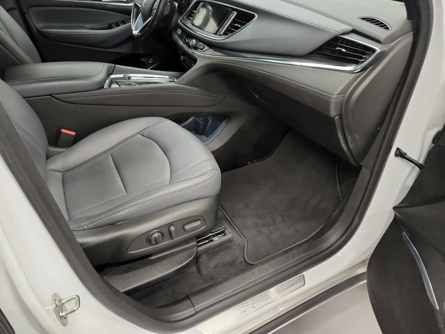 Used 2023 Buick Enclave Essence AWD/4WD image 31