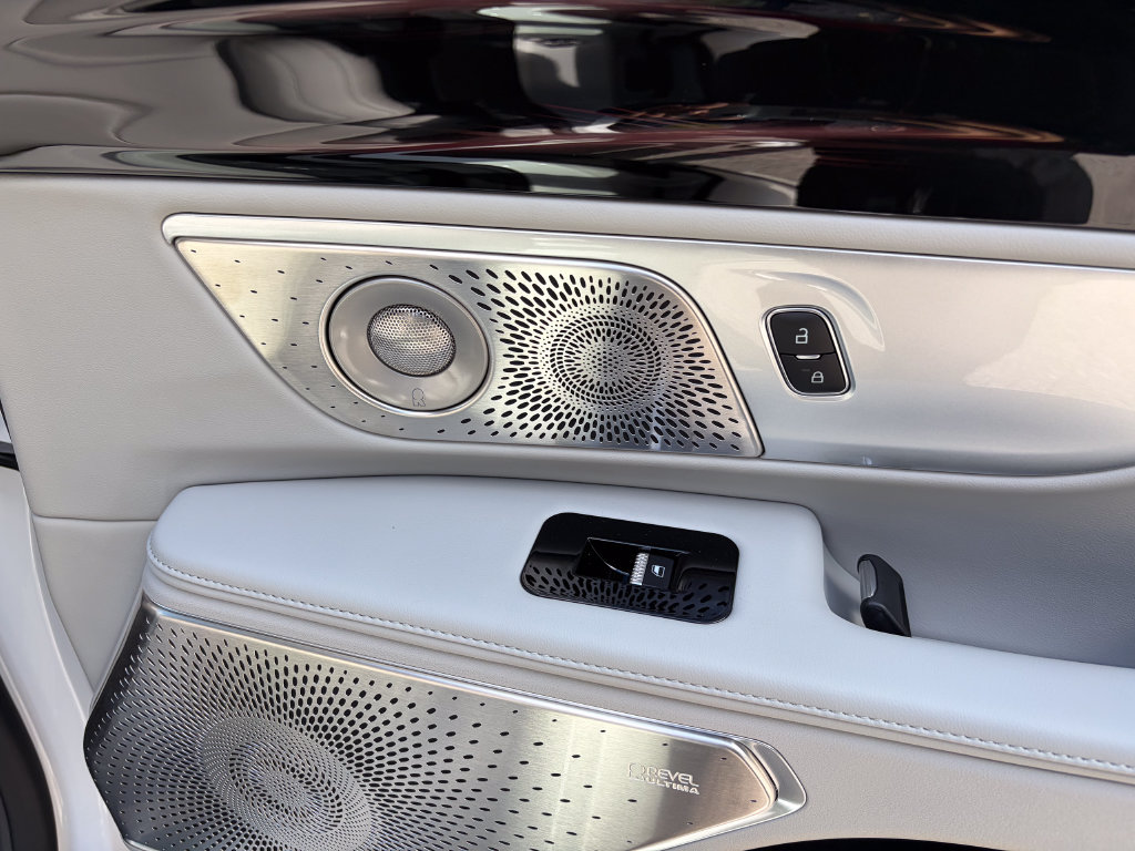 New 2026 Lincoln Nautilus Reserve AWD/4WD image 31