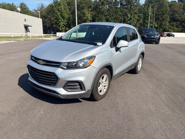 Used 2020 Chevrolet Trax LS w/ Tint and Cruise Package FWD image 3