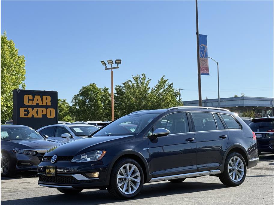 Used 2017 Volkswagen Golf Alltrack S image 46