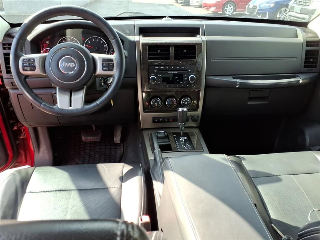 Used 2012 Jeep Liberty Limited Jet image 12