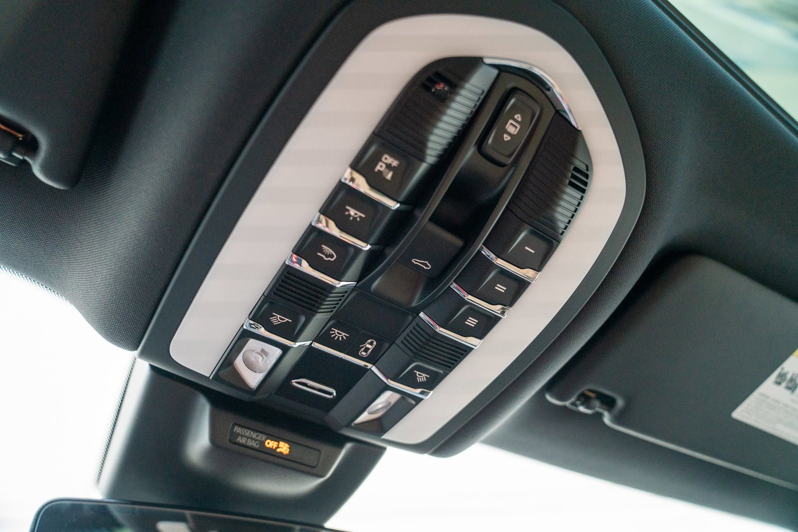 Certified 2026 Porsche Macan AWD/4WD image 21