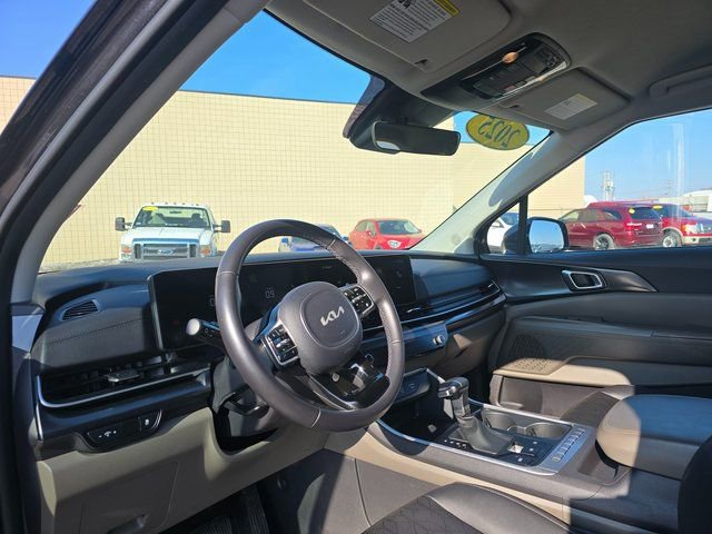 Used 2025 Kia Carnival image 13