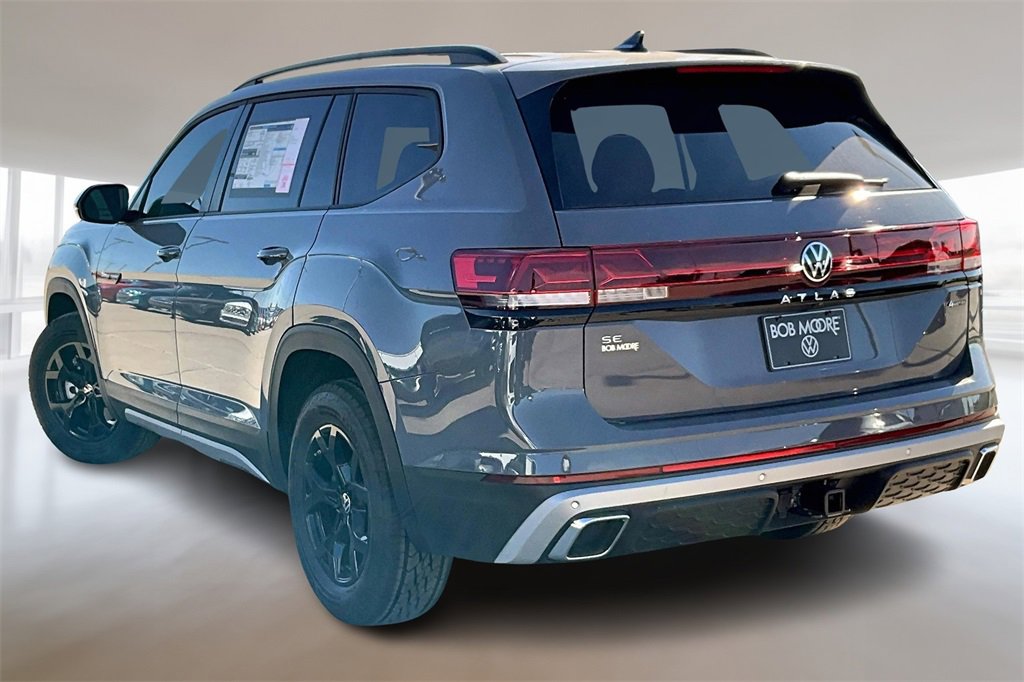 New 2026 Volkswagen Atlas Peak Edition image 3