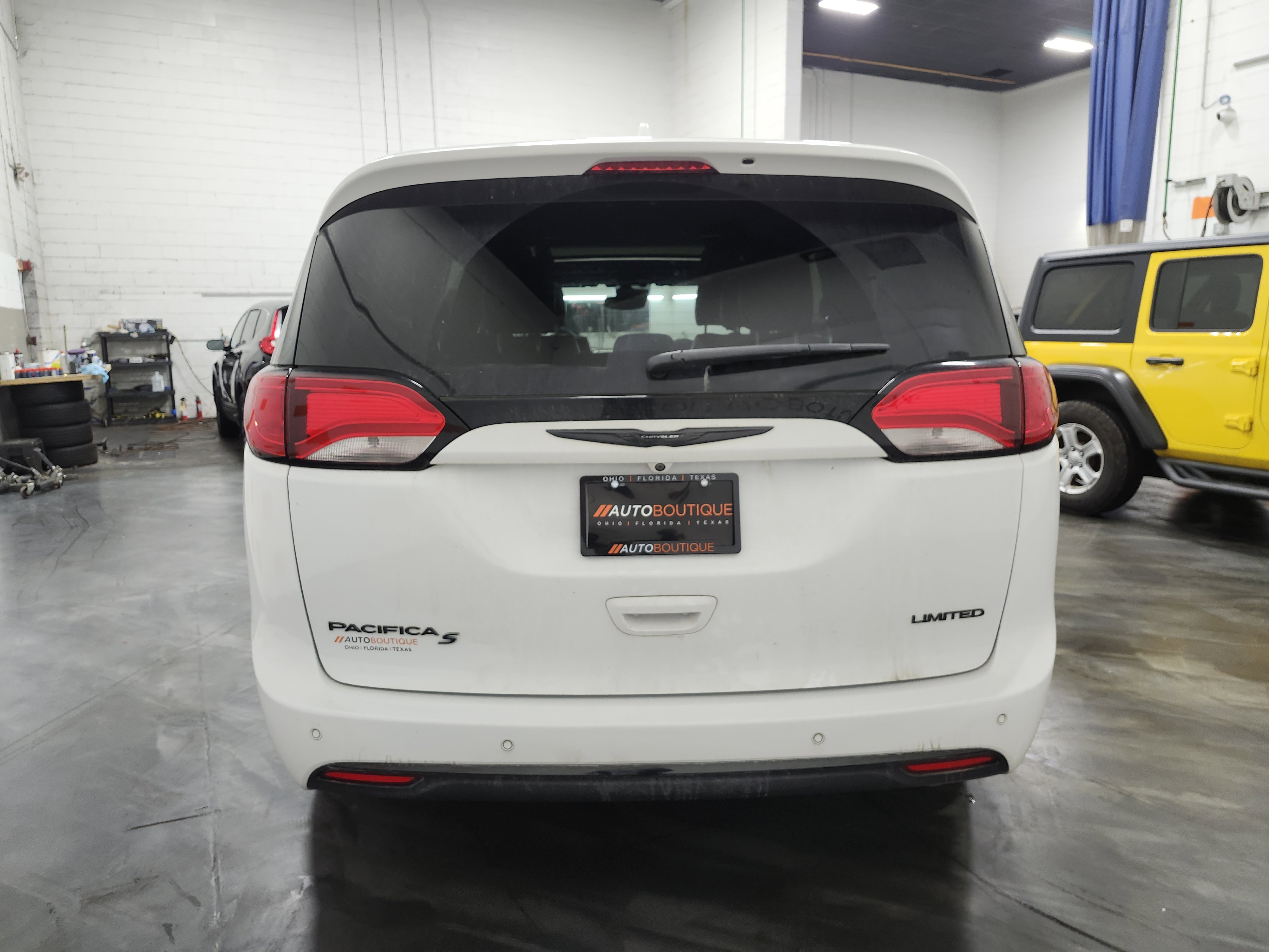 Used 2019 Chrysler Pacifica Limited w/ Advanced Safetytec Group image 15