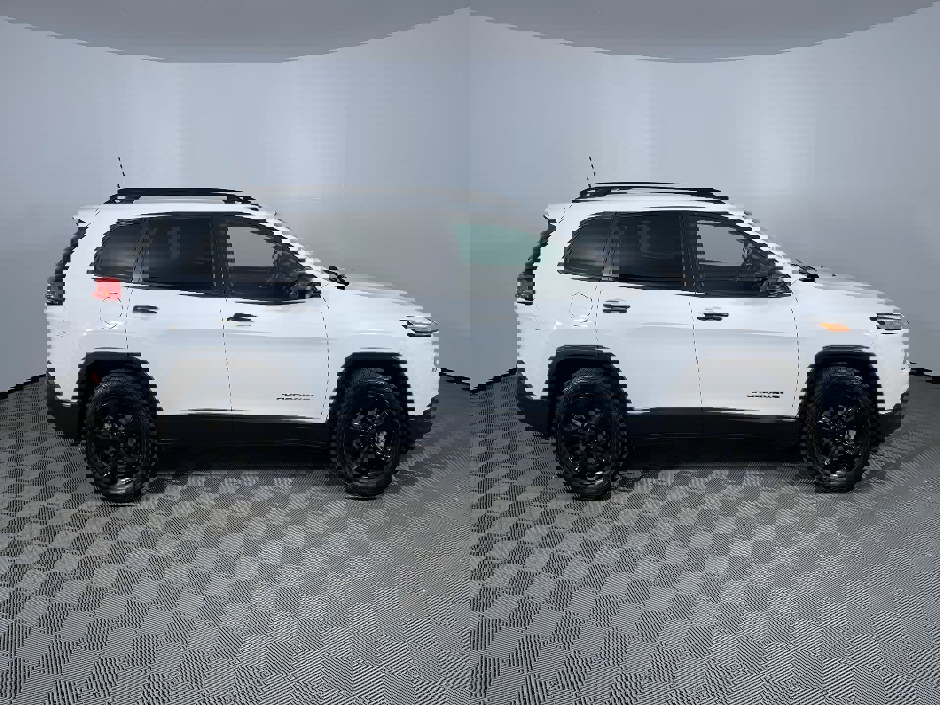 Used 2016 Jeep Cherokee Sport w/ Cold Weather Group image 10