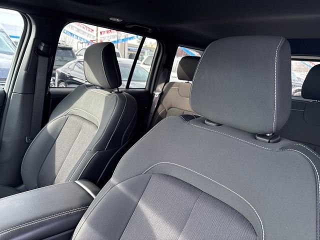 Used 2025 Jeep Grand Cherokee Laredo X w/ Luxury Tech Group I image 8