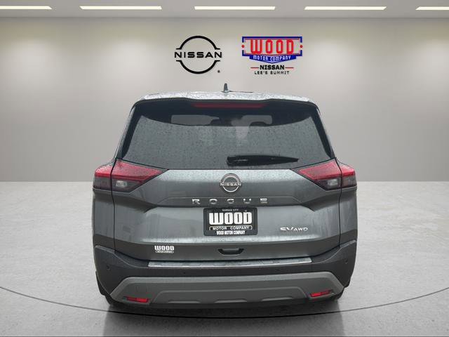 Used 2023 Nissan Rogue SV image 3
