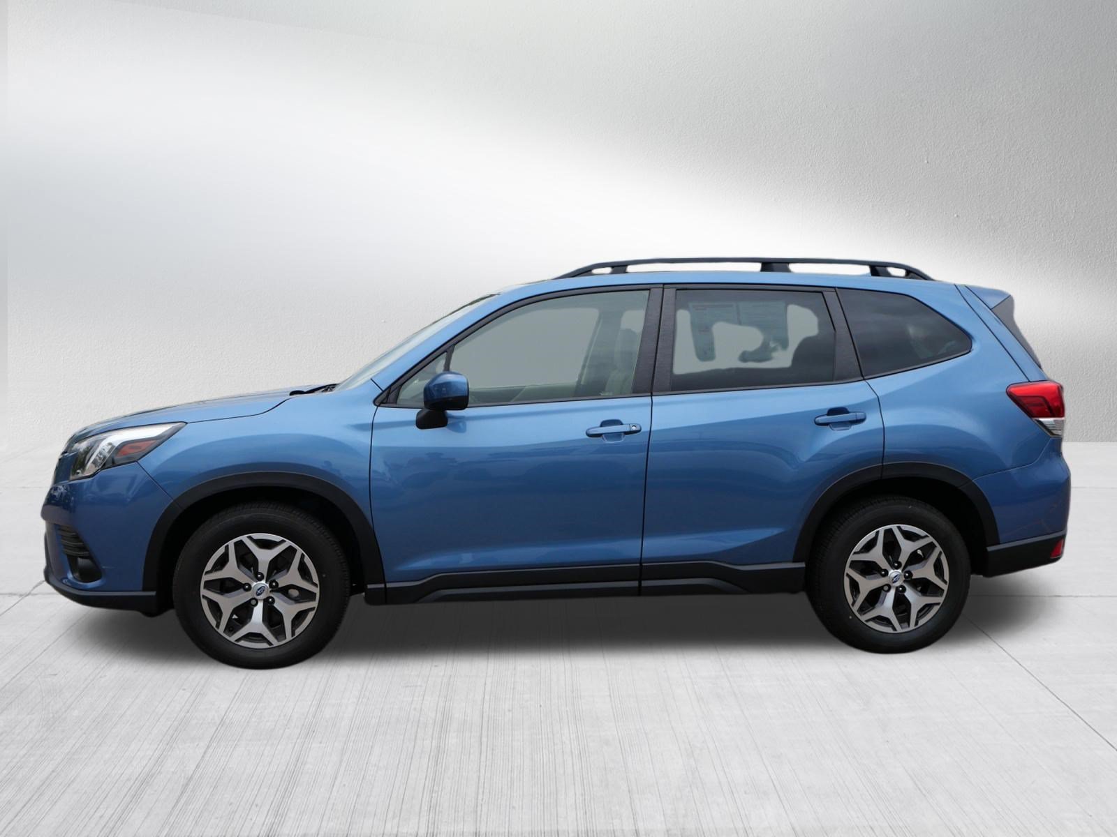 Used 2022 Subaru Forester Premium w/ Popular Package #1 AWD/4WD image 4