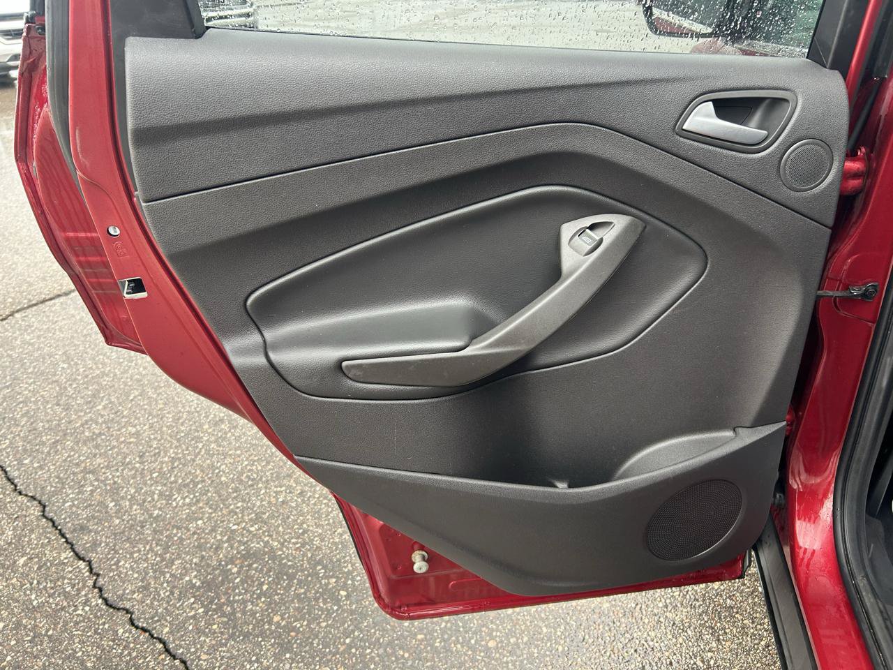 Used 2017 Ford Escape SE w/ Equipment Group 201A FWD image 13