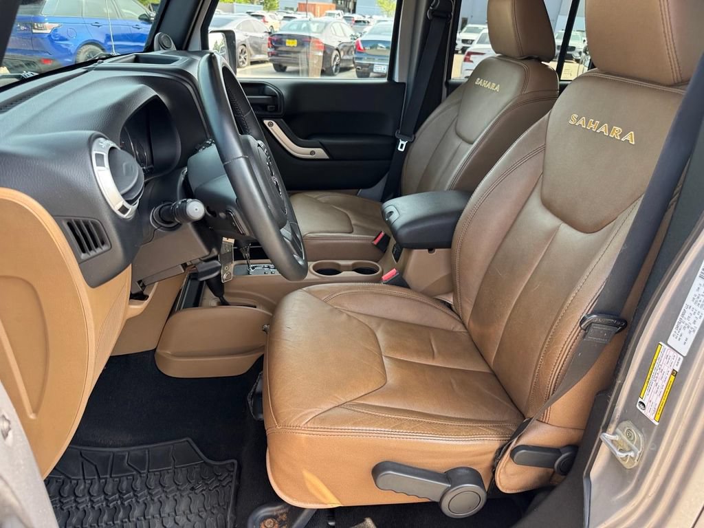 Used 2013 Jeep Wrangler Unlimited Sahara w/ Dual Top Group AWD/4WD image 7