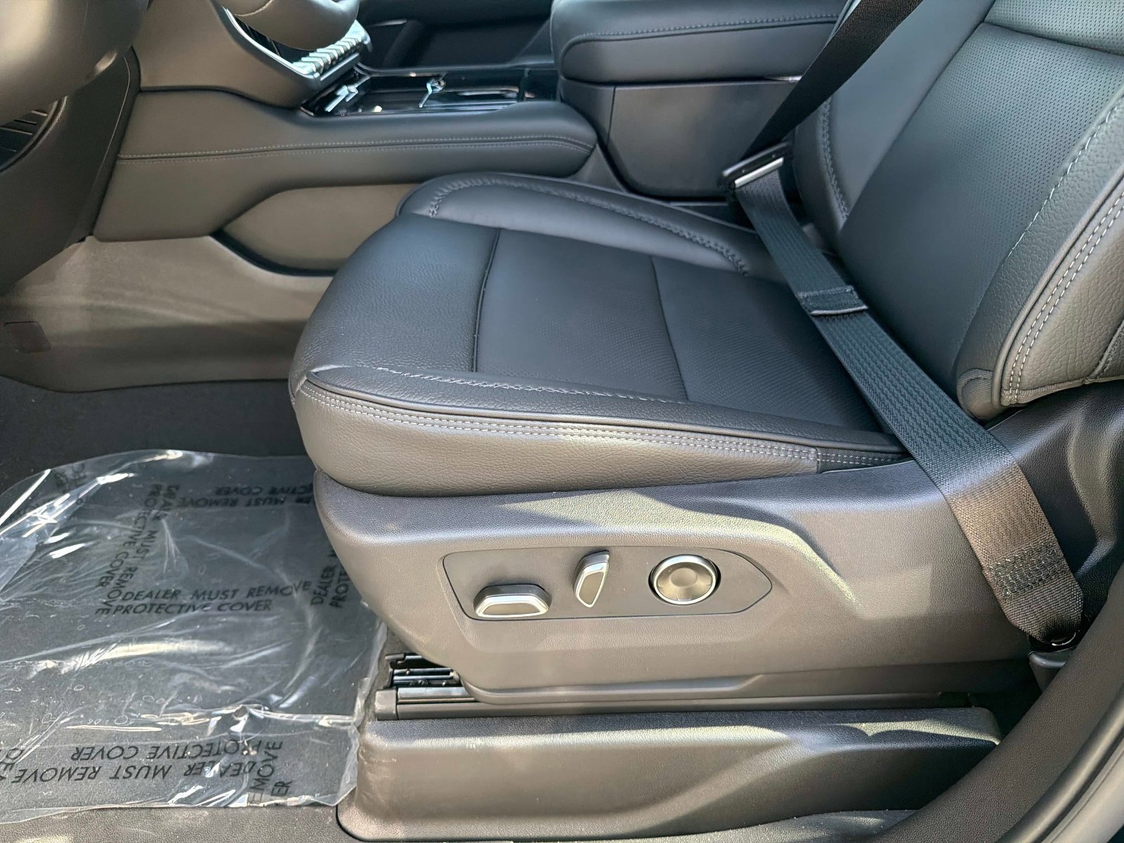 Used 2026 GMC Yukon Denali w/ Advanced Technology Package image 39