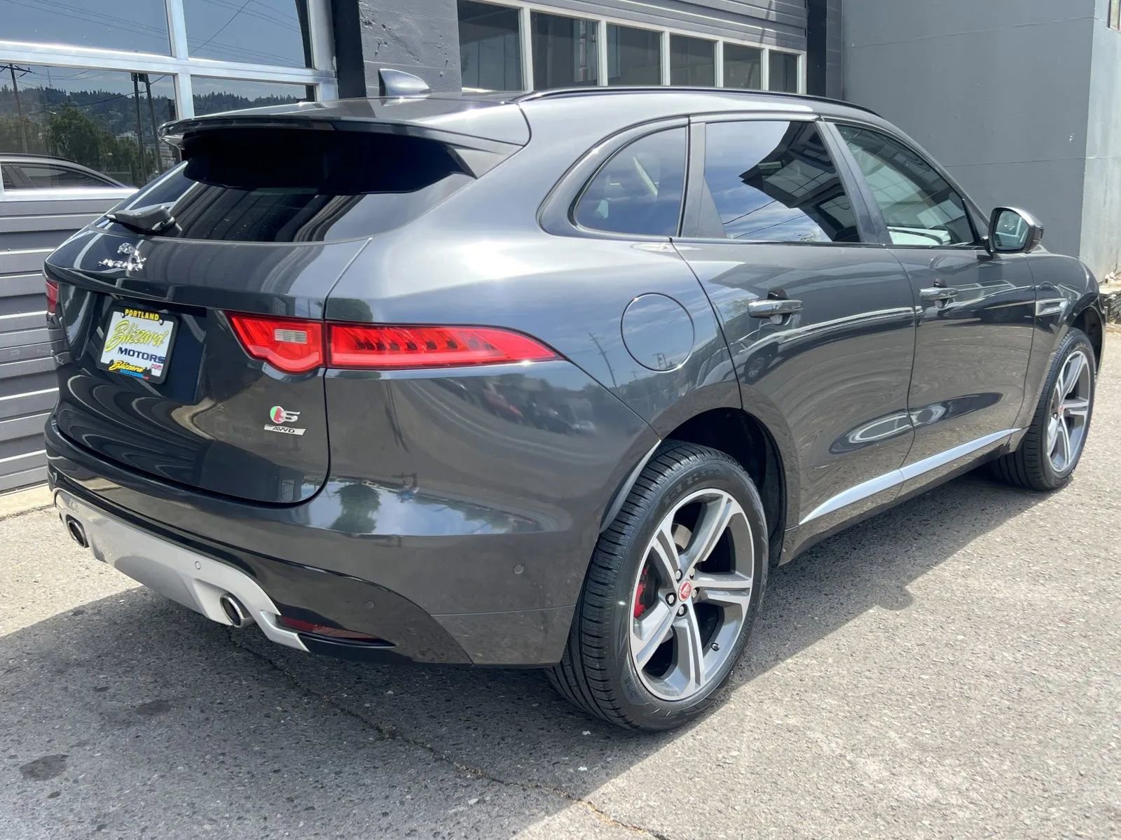 Used 2017 Jaguar F-PACE S AWD/4WD image 6