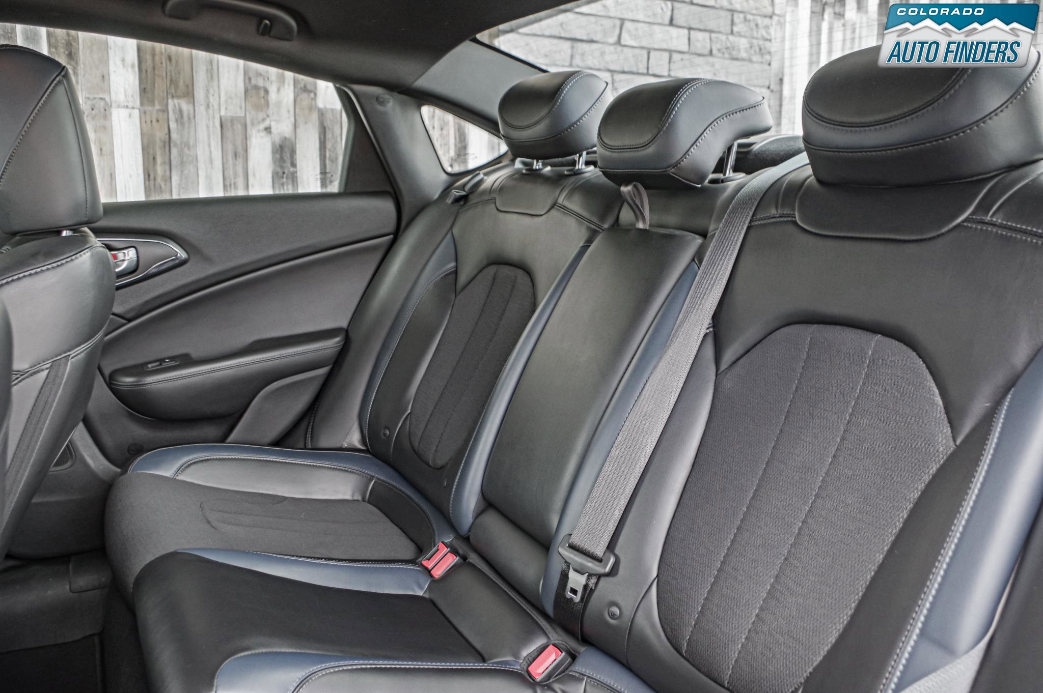 Used 2015 Chrysler 200 S w/ Comfort Group image 24
