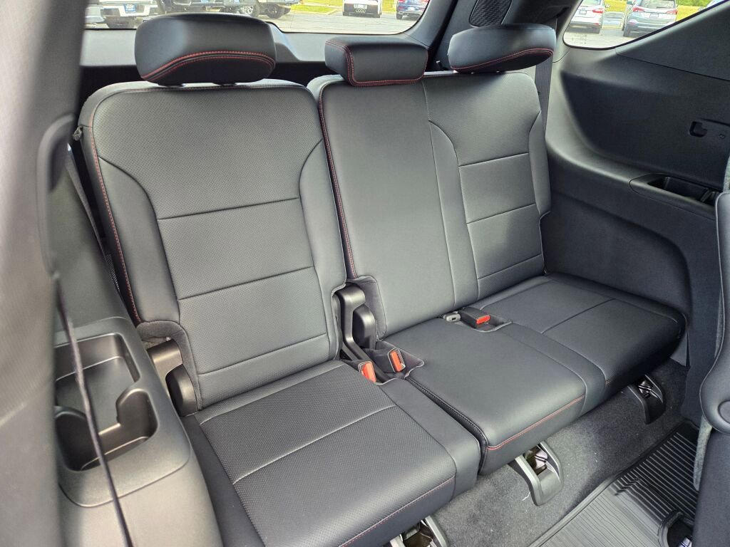 New 2026 Chevrolet Traverse Z71 w/ Driver Confidence Package image 8