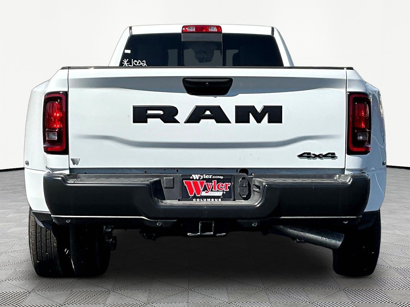 New 2026 RAM 3500 Tradesman AWD/4WD image 4