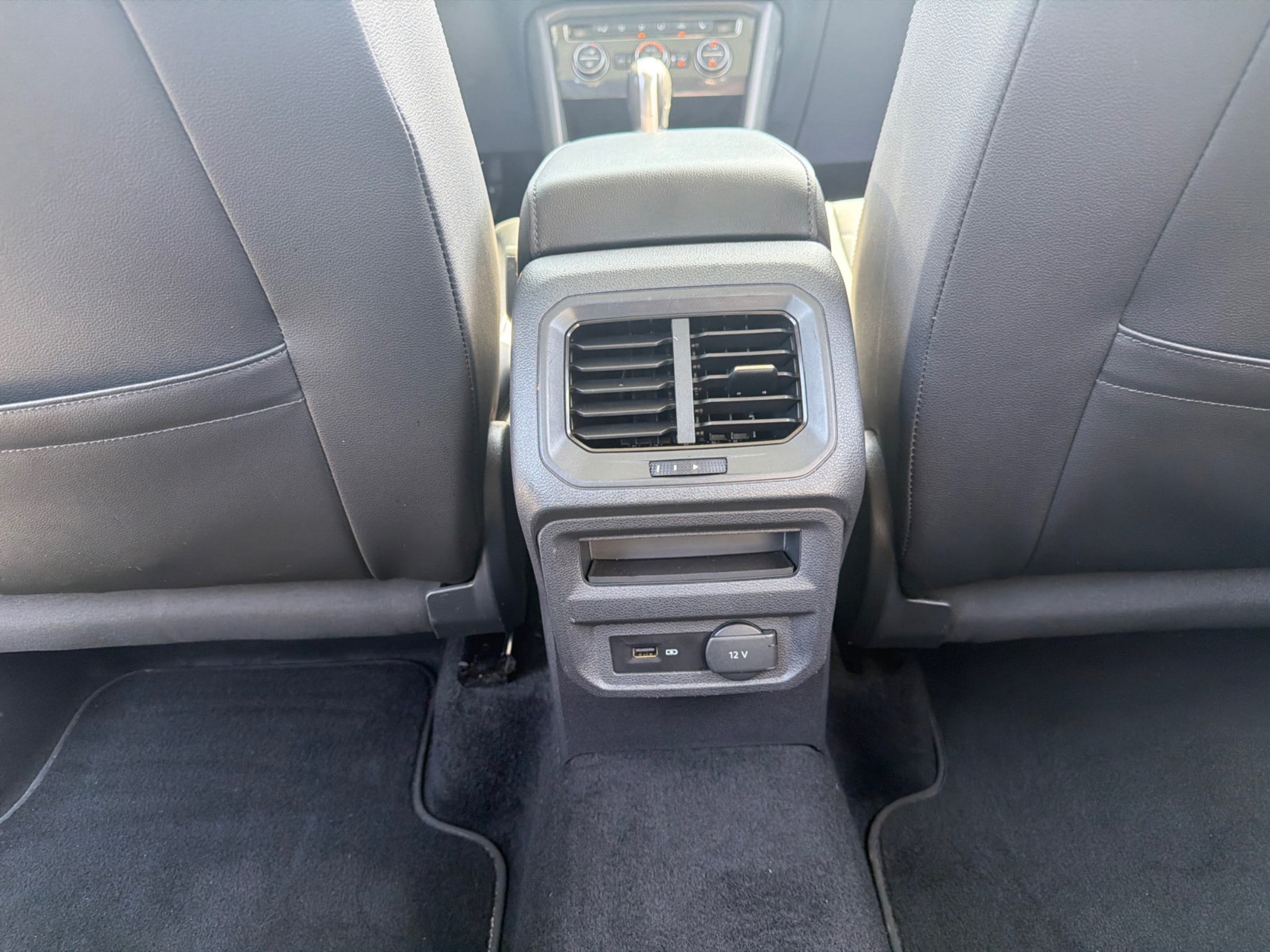 Used 2019 Volkswagen Tiguan SEL Premium AWD/4WD image 12