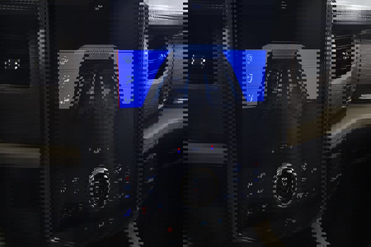 Used 2022 Ford Expedition Limited image 33