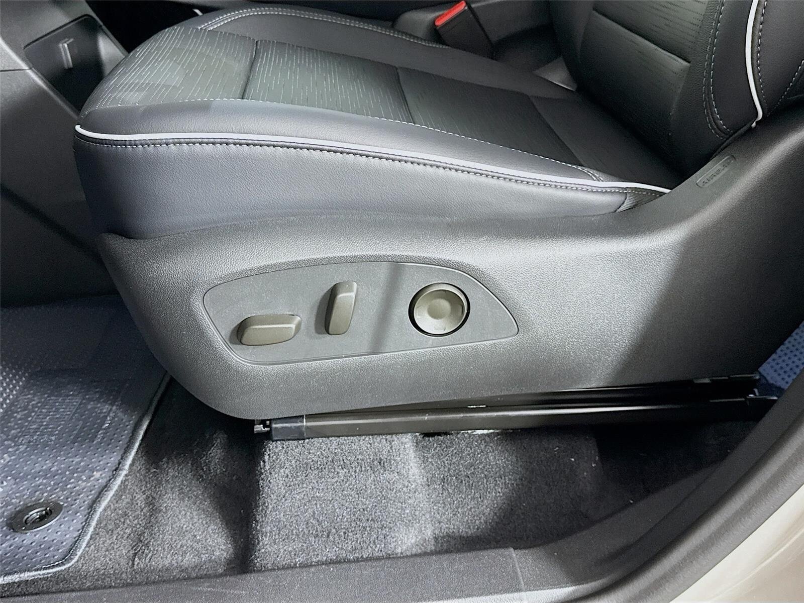 New 2026 Buick Enclave Sport Touring w/ Power Package FWD image 22