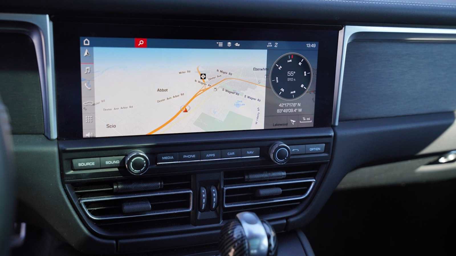 Used 2021 Porsche Macan GTS AWD/4WD image 29