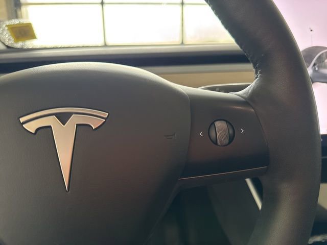 Used 2021 Tesla Model Y Long Range image 23