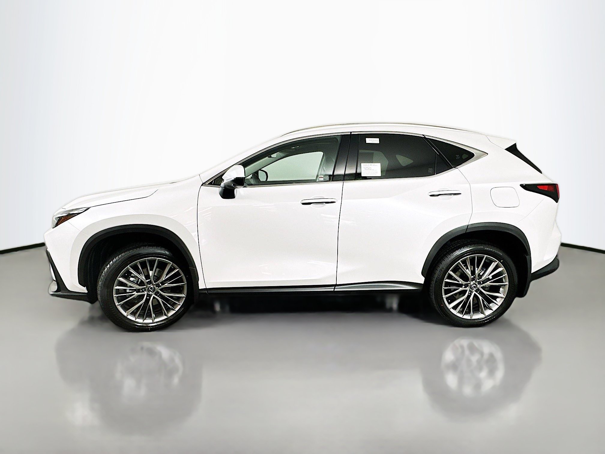 Certified 2025 Lexus NX 350 AWD w/ Accessory Package (2T) image 4