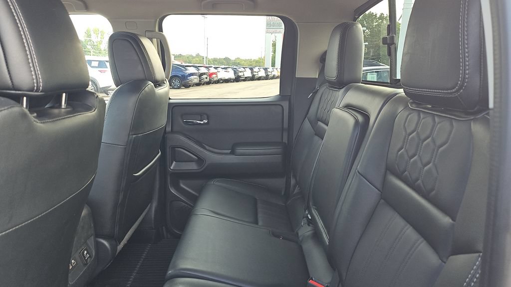 Certified 2023 Nissan Frontier SV w/ SV Premium Package RWD image 6