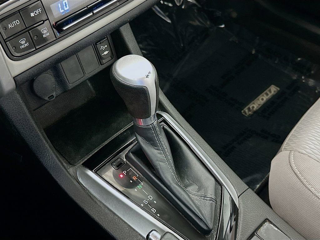 Used 2019 Toyota Corolla LE FWD image 19