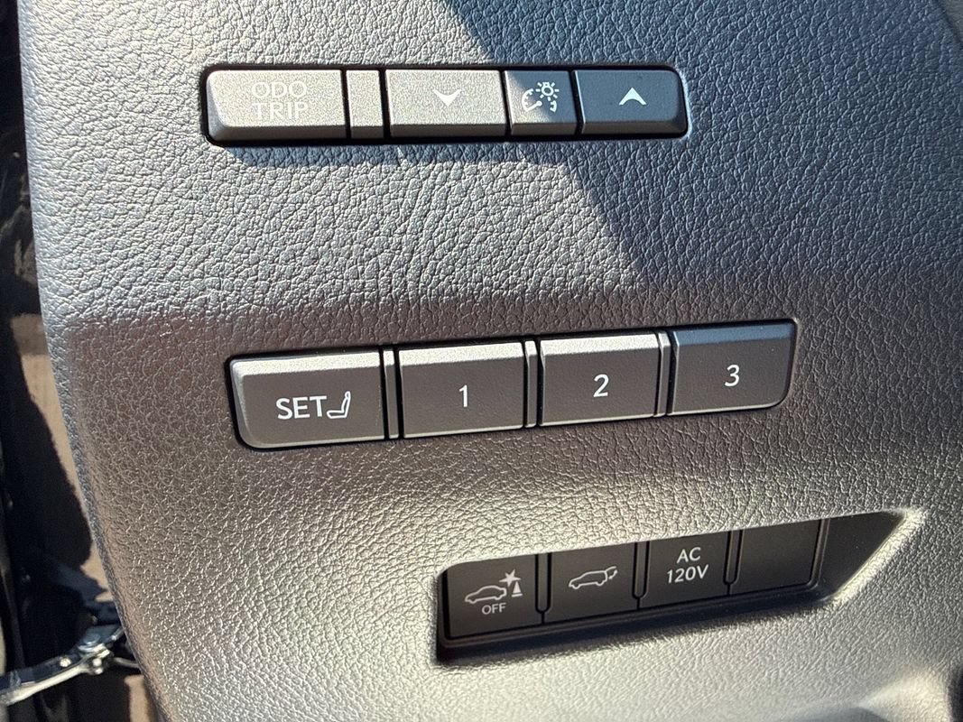 Used 2026 Lexus GX 550 w/ Accessory Package (2T) AWD/4WD image 23