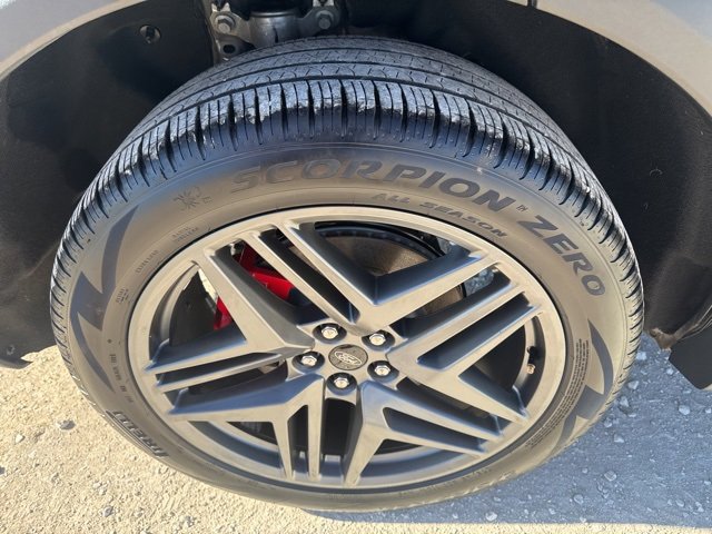 Used 2025 Ford Explorer ST-Line w/ ST-Line Street Pack image 28