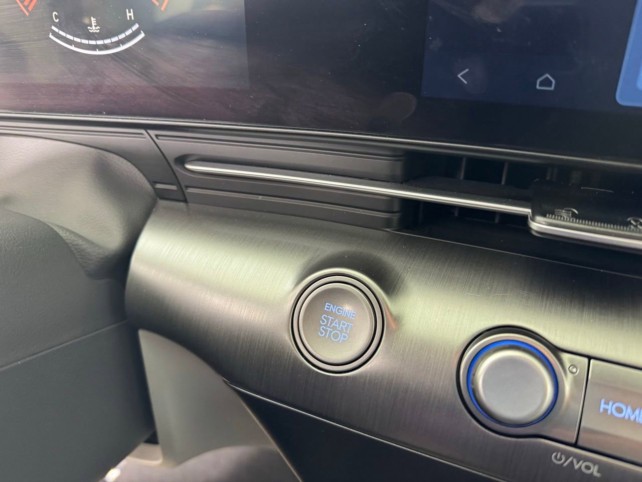 Used 2025 Hyundai Kona SEL image 20