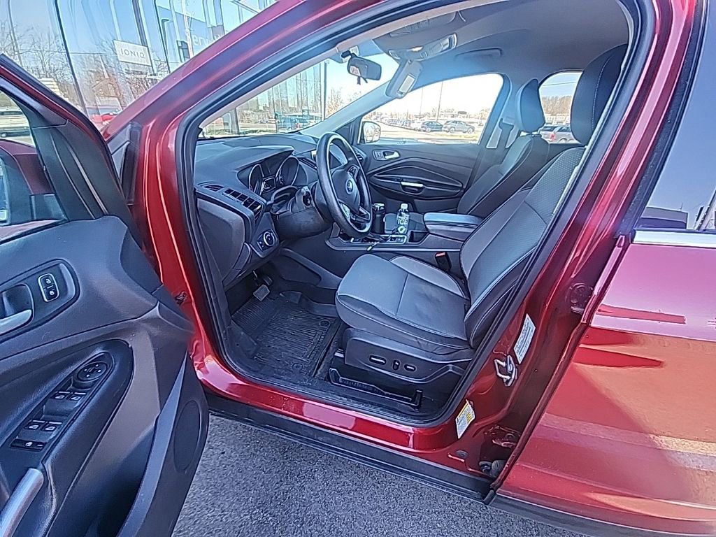 Used 2019 Ford Escape SE image 6