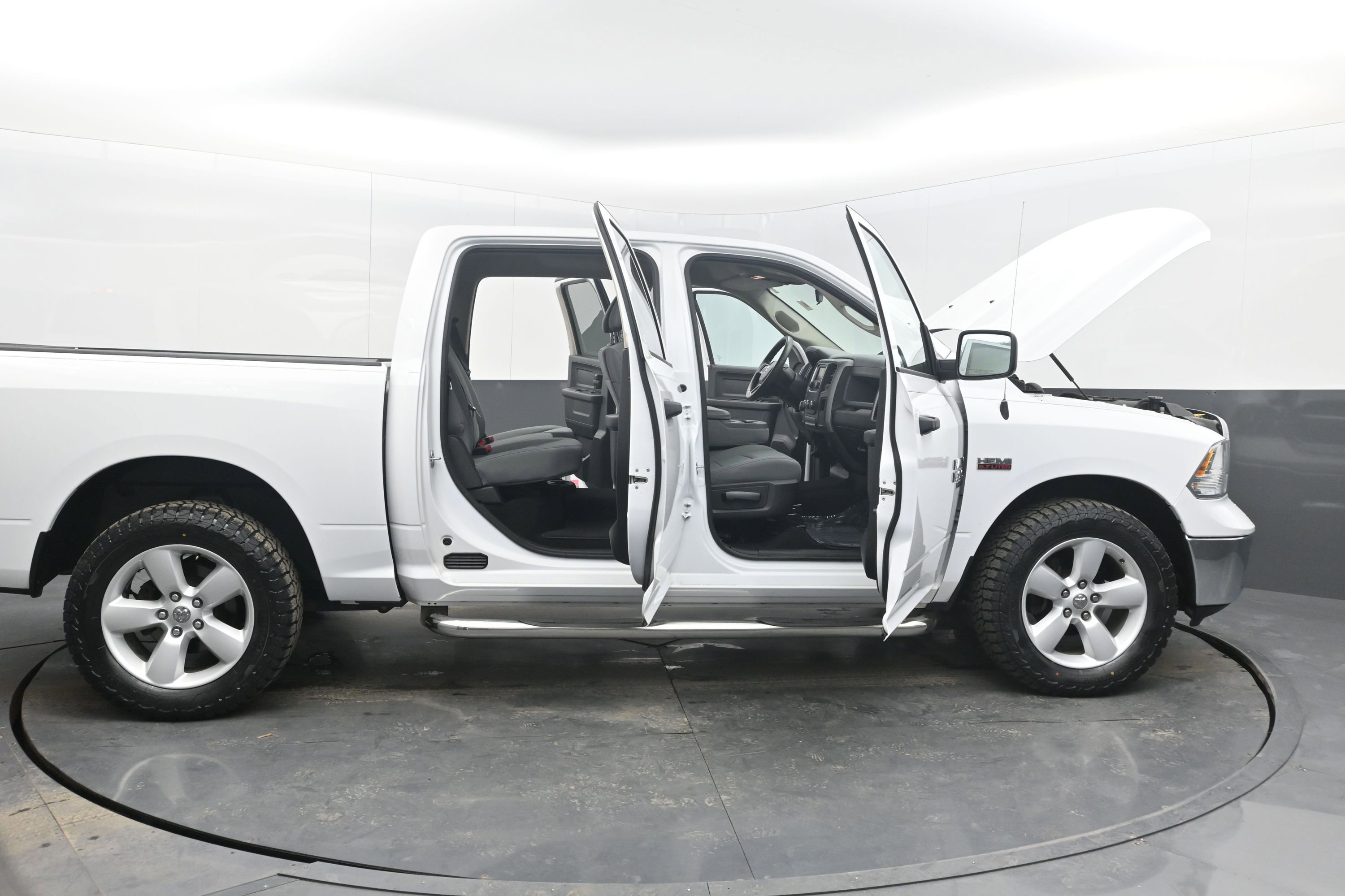 Used 2020 RAM 1500 Tradesman w/ Tradesman SXT Package image 40