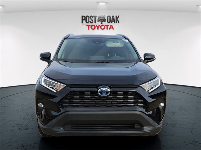Used 2021 Toyota RAV4 XLE image 2