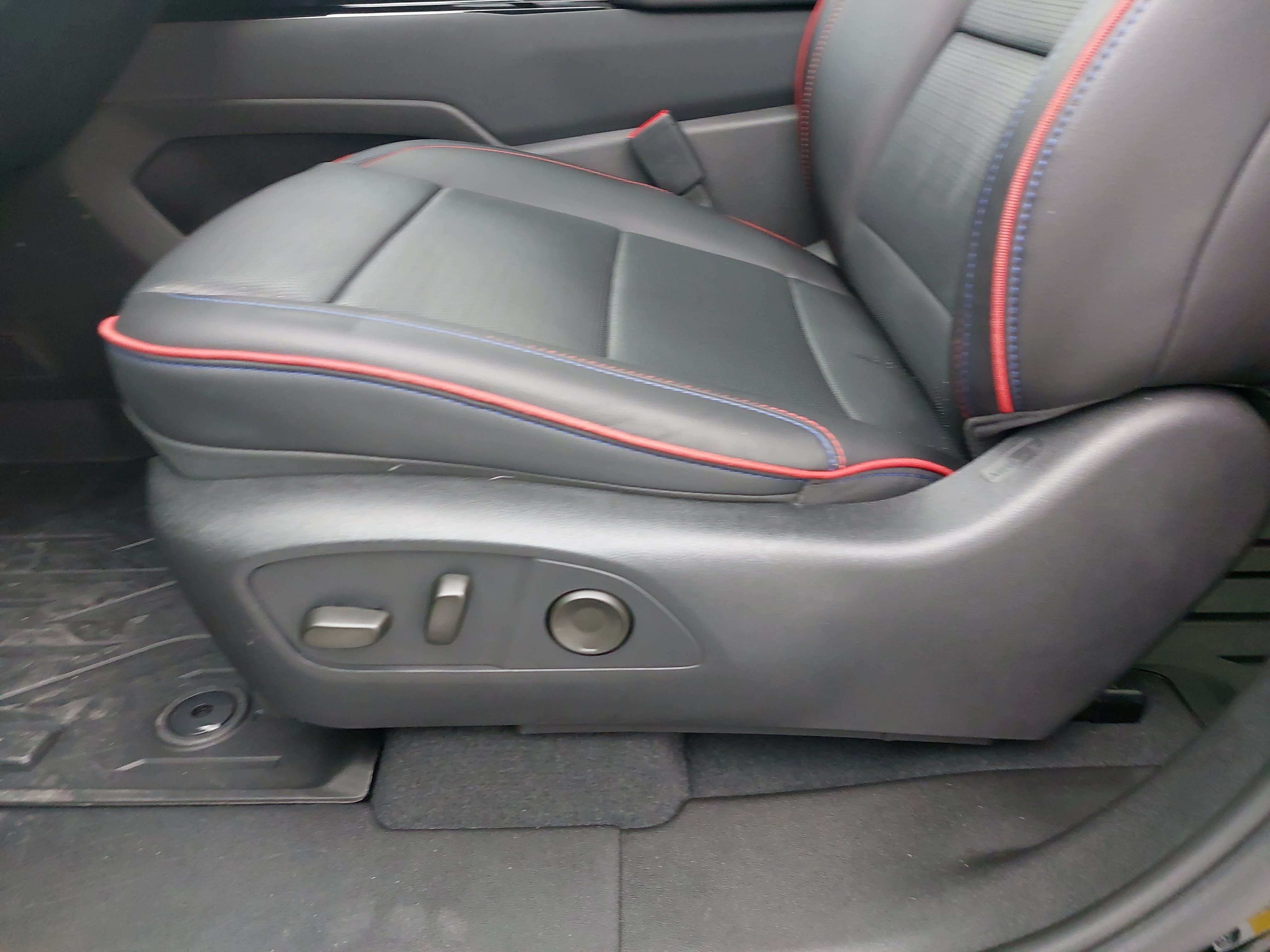 Used 2024 Chevrolet Silverado EV RST AWD/4WD image 30