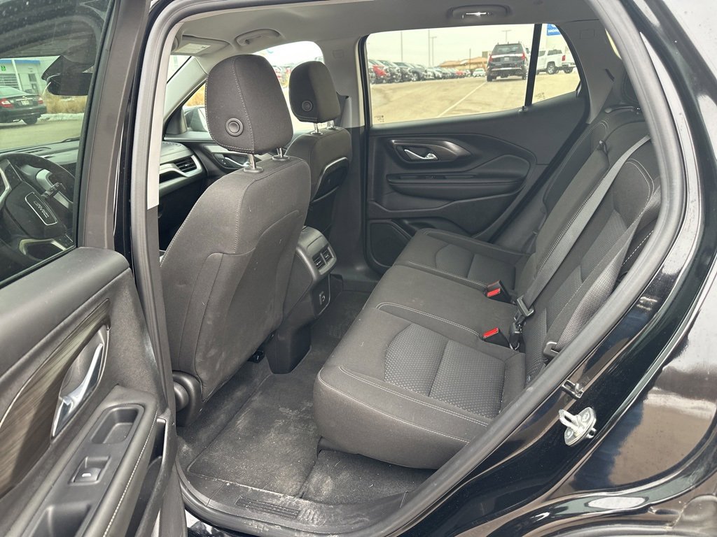 Used 2024 GMC Terrain SLE image 4