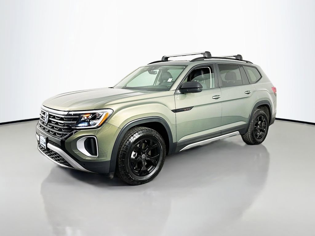 Used 2025 Volkswagen Atlas Peak Edition SE AWD/4WD image 4
